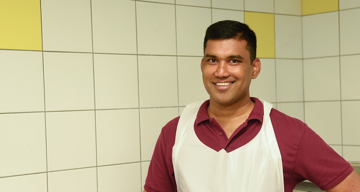 Sritharan Nagarajah, Küchenhilfe